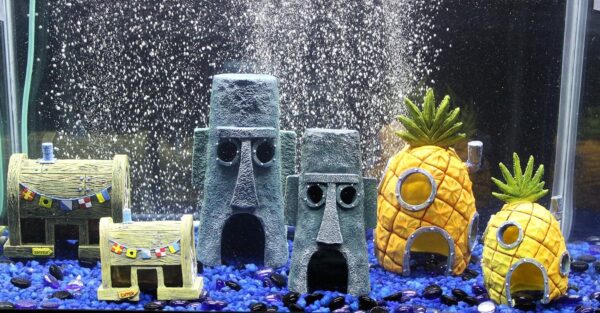 Penn-Plax SpongeBob Pineapple House – Medium Official Nickelodeon Aquarium Ornament